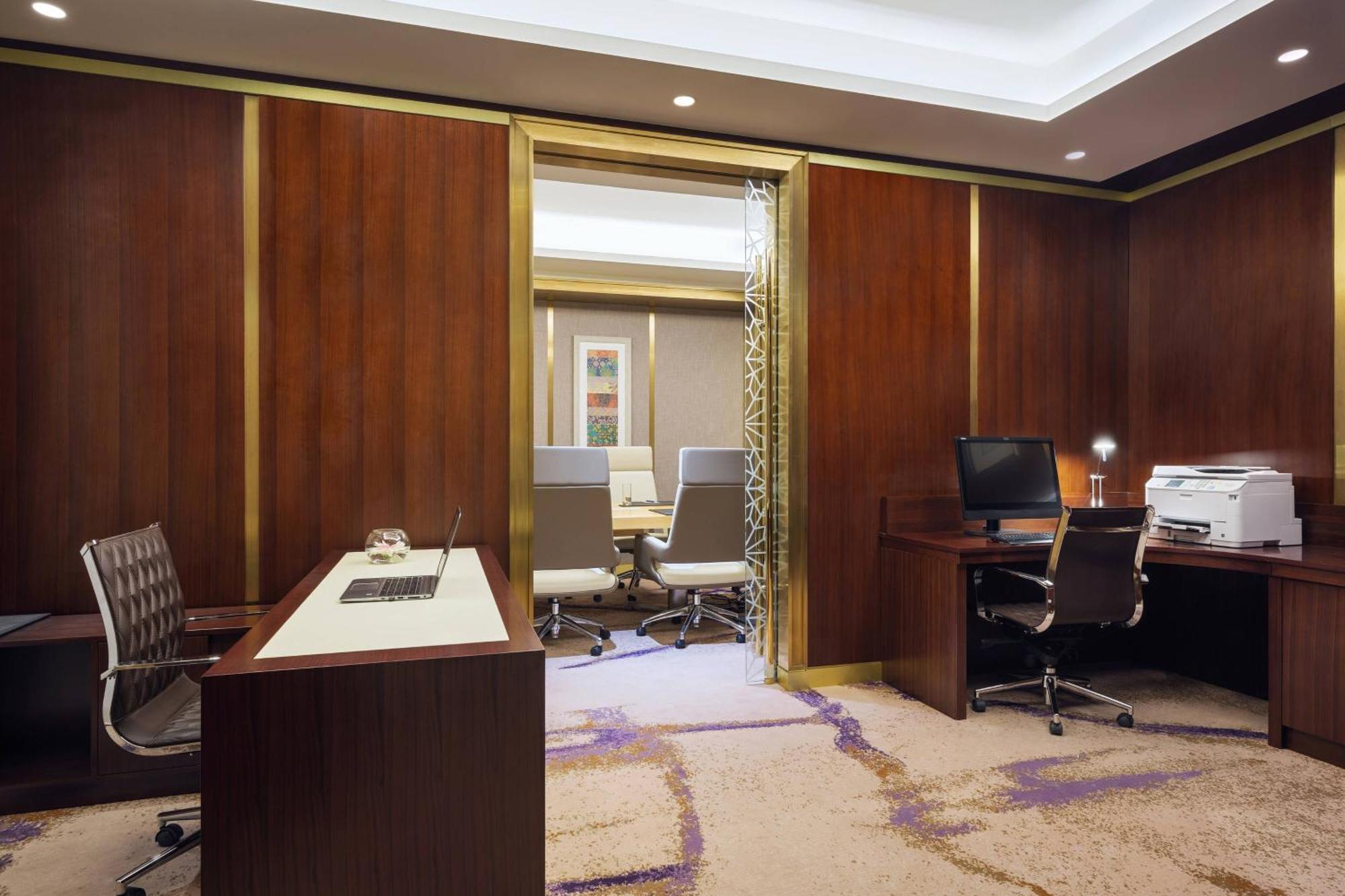 Sheraton Makkah Jabal Al Kaaba Hotel Mekka Exterior foto Office